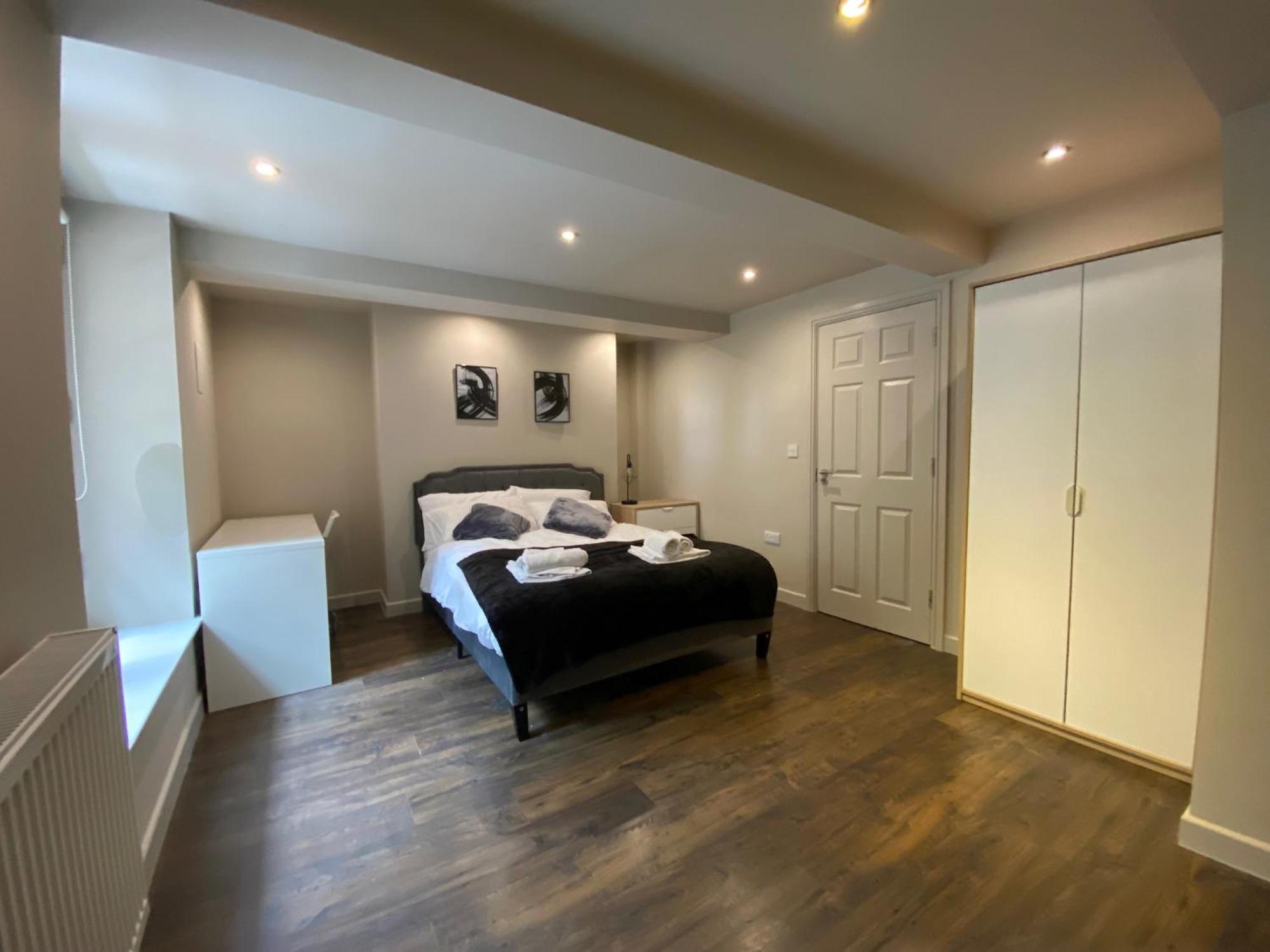 Stunning King Suite Apartment In The Heart Of Leeds City Center Exterior foto